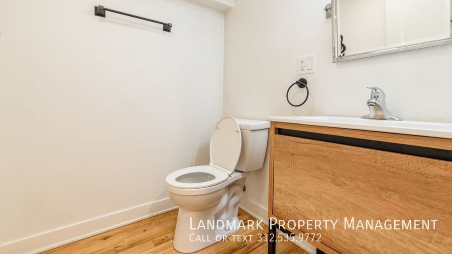 2038 W 21st St Unit 2 property image