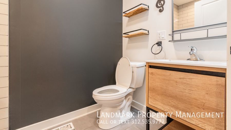 2038 W 21st St Unit 2 property image