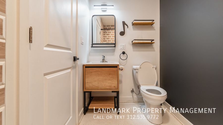 2038 W 21st St Unit 2 property image