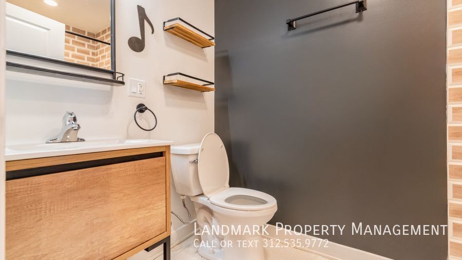 2038 W 21st St Unit 2 property image