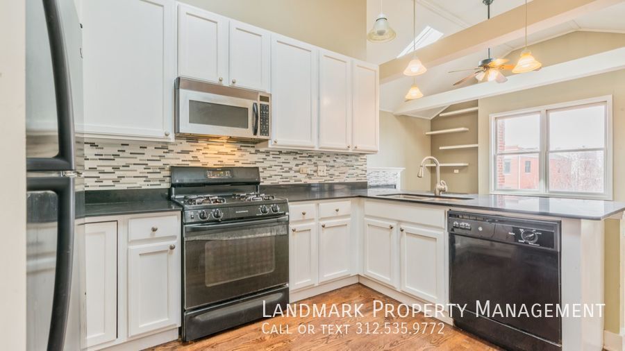 2329 W Harrison St Unit 4 property image