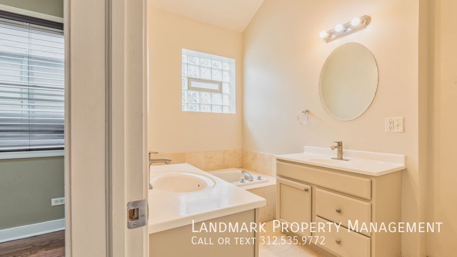 2329 W Harrison St Unit 4 property image