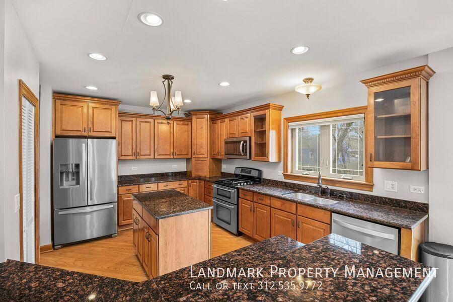 12313 S 71st Ct property image