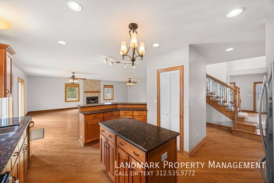 12313 S 71st Ct property image