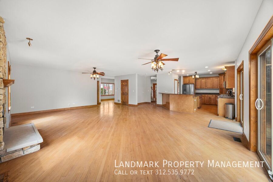 12313 S 71st Ct property image