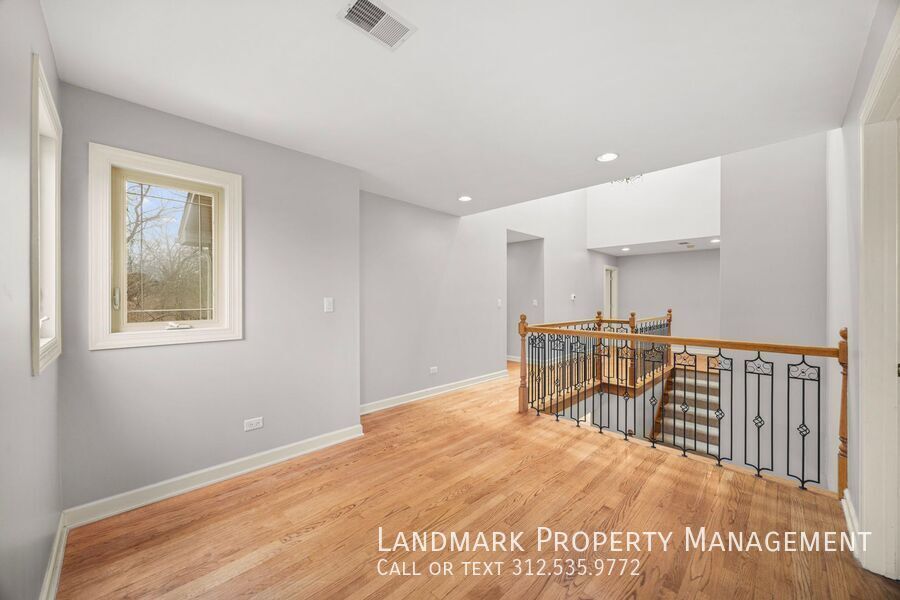 12313 S 71st Ct property image