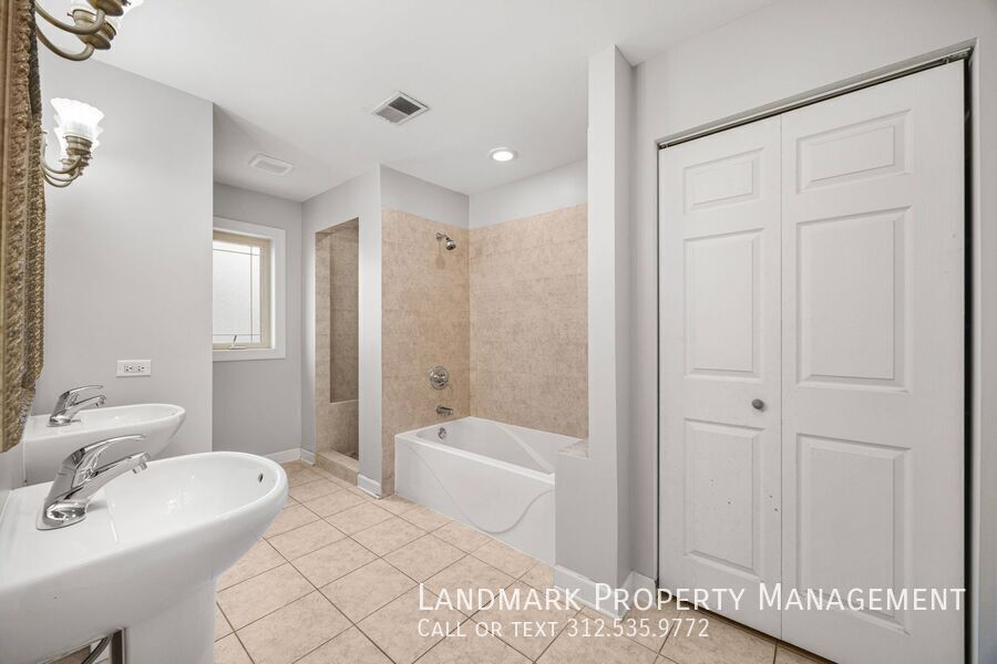 12313 S 71st Ct property image