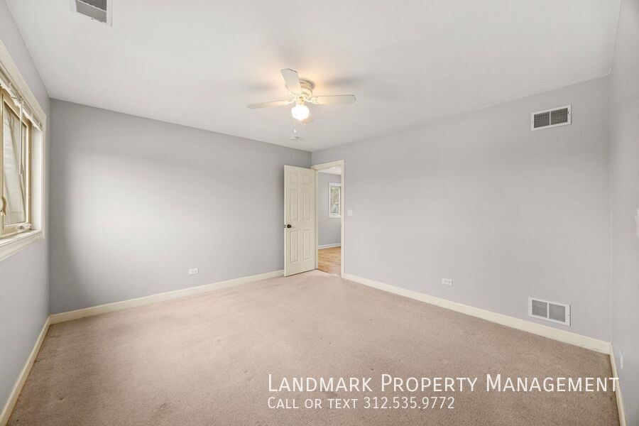 12313 S 71st Ct property image