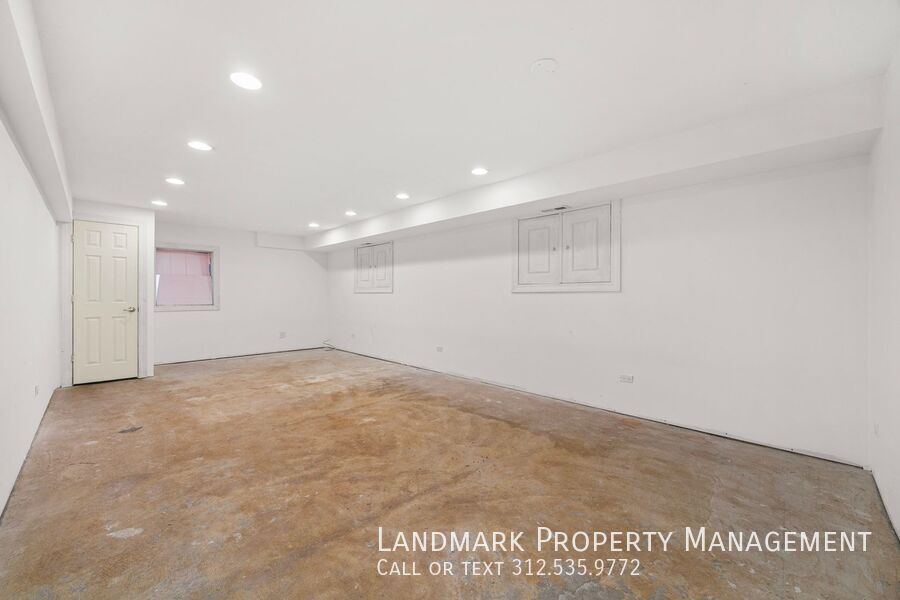 12313 S 71st Ct property image