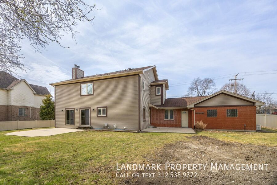 12313 S 71st Ct property image