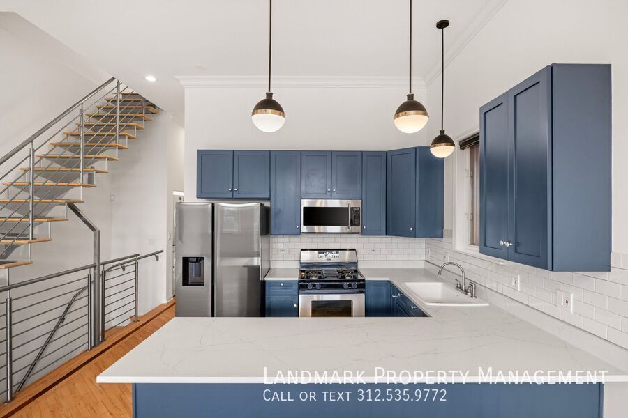 1755 N Artesian Ave Unit 3 property image