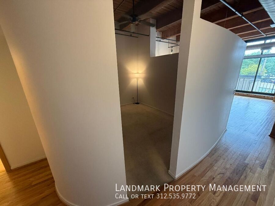 1250 W Van Buren Unit 202 property image