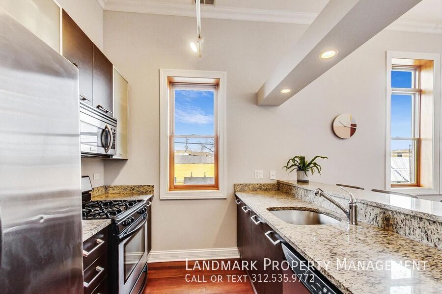 4755 N Washtenaw Ave Unit 209 property image