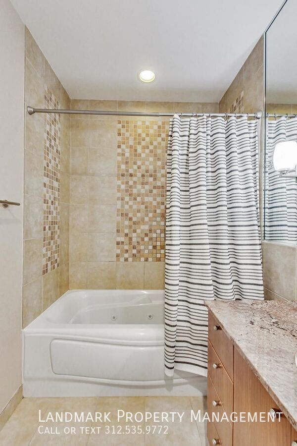 4755 N Washtenaw Ave Unit 209 property image