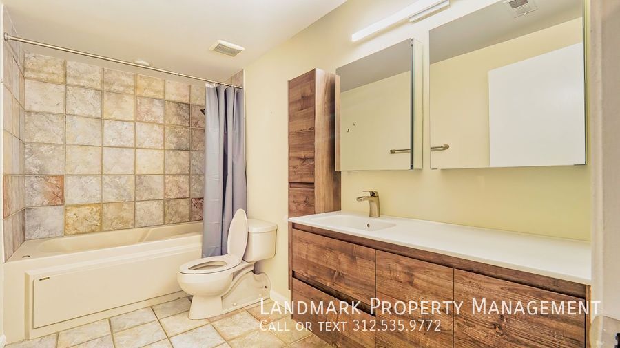 375 W Erie Unit 403 property image