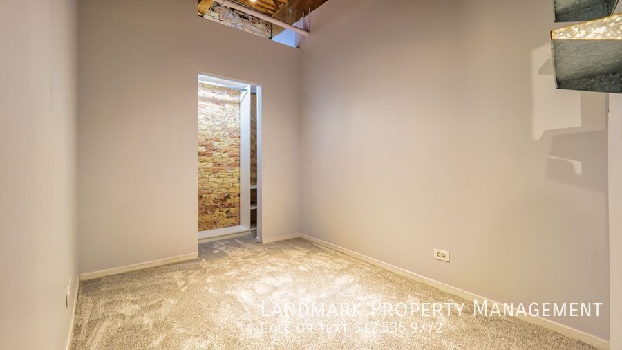 375 W Erie Unit 403 property image